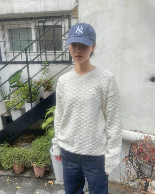 wool square v-neck knit (3colors)